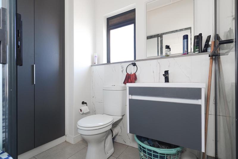 To Let 2 Bedroom Property for Rent in Somerset West Western Cape